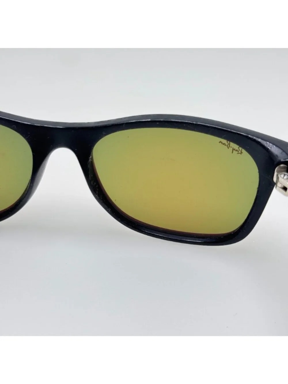 Ray Ban Sunglasses RB 2132 “New Wayfarer” 622/69 55-18 Italy Read Description